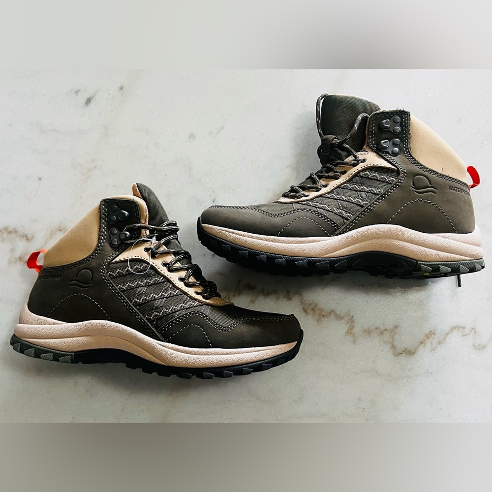 Stroke Emerge Suede Waterproof Women’s Hiking Boots Olive Green Size 6.5 NEW